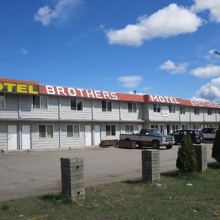 Brothers Inn Motel 乔治王子城 外观 照片